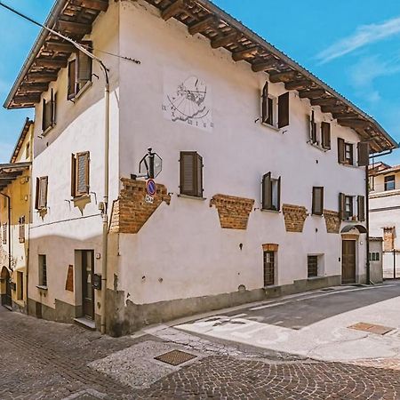Casa Lobe - Charming Apartment In Village Centre La Morra Εξωτερικό φωτογραφία