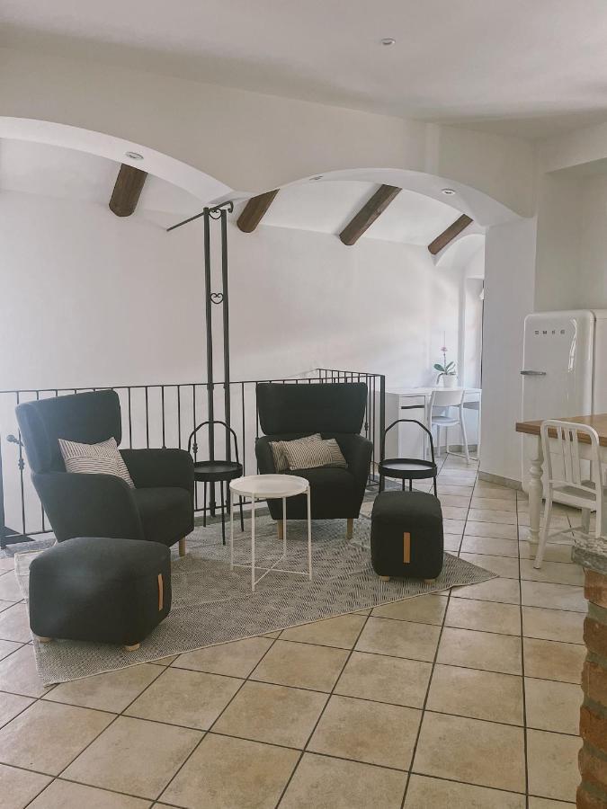 Casa Lobe - Charming Apartment In Village Centre La Morra Εξωτερικό φωτογραφία